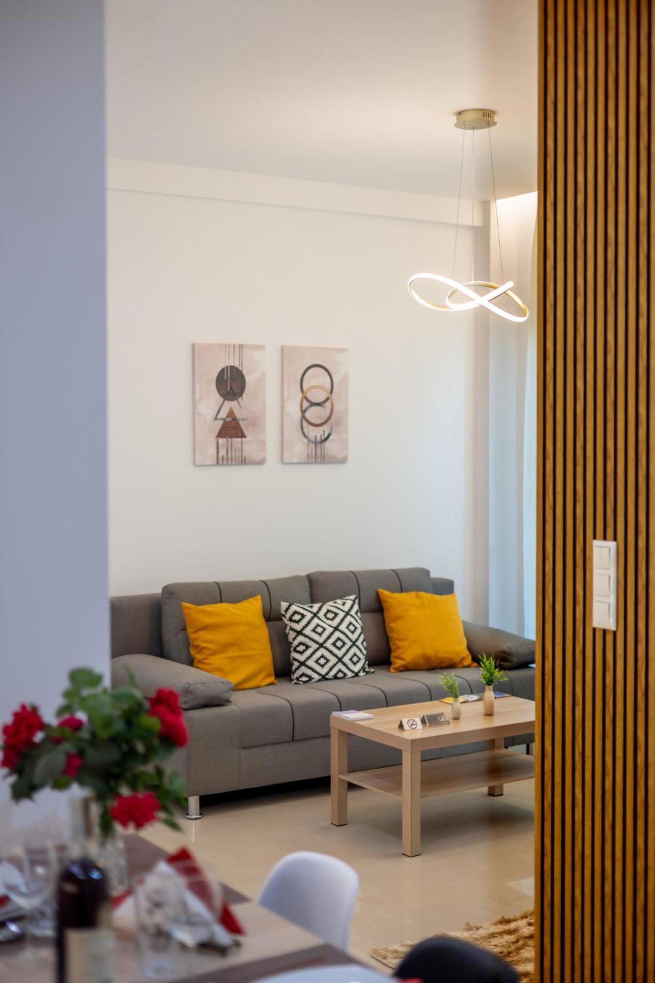 Pagani Urban - Premium Private Apartment カラマタ エクステリア 写真